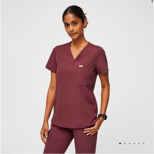 NWT FIGS Catarina Scrub Top & Zamora Jogger Scrub Pants in Dark Cherry size XS
